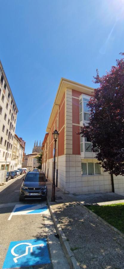 Junto A La Catedral Apartment Burgo Екстериор снимка