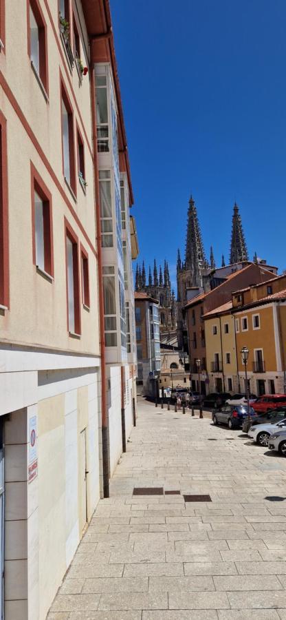 Junto A La Catedral Apartment Burgo Екстериор снимка