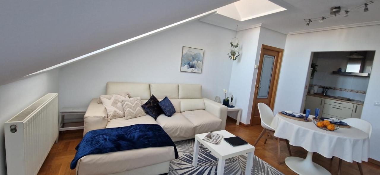 Junto A La Catedral Apartment Burgo Екстериор снимка