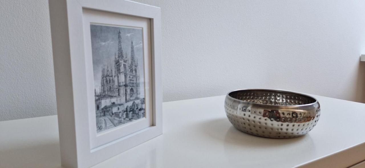 Junto A La Catedral Apartment Burgo Екстериор снимка